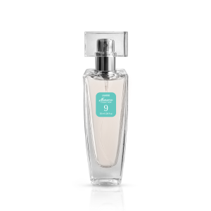 Kolekcja numeryczna, Perfumy, 30 ml, nr 9
 
 Jasny, czysty potok świeżości, cytrusów, owoców, kwiatów - przezroczysty i delikatny zapach osnuwający lekkim obłokiem, rodzi harmonię Twojego wyglądu z otaczającym światem. Ten zapach upiększa kobietę, nie zakłócając jej własnego stylu.

 RODZINA ZAPACHÓW: OCEANICZNE
Nuty głowy: mięta, zielony bez, mandarynka
Nuty serca: jaśmin wodny, amarylis, nimfea, biała brzoskwinia, aksamitne Ziarna Raju (rzadka odmiana pieprzu z Gwinei)
Nuty bazowe: piżmo, niebieski cedr, wanilia