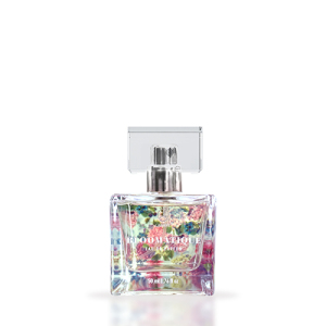 Woda perfumowana Bloomatique 50 ml
 
 Bloomatique jest skierowany do wszystkich kobiet, które chcą być otulone świeżą, kwiatową wonią, a zarazem chcą być zmysłowe i atrakcyjne. Delikatny aromat, łączący w sobie nutki soczystych letnich owoców i świeżych kwiatów. Niezwykły aromat ambry, piżma nadaje zapachowi elegancji i zmysłowej kobiecości. Wzorzec indywidualności, lekkości i zmysłowości.

RODZINA ZAPACHÓW: KWIATOWO - OWOCOWE

    Nuty głowy: skórka cytrusów (bergamota, cytryna, grejpfrut), różowy pieprz, morska bryza, arbuz, czarna porzeczka
    Nuty serca: bursztyn, frezja, liczi, róża, jaśmin, fiołek
    Nuty bazowe: piżmo, drzewo sandałowe, ambra