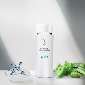 Żel micelarny Pure Therapy Micellar Gel, 120 ml
 
 Właściwe oczyszczanie przedłuża młodość skóry – to fakt. Dzięki serii Pure Therapy od LAMBRE skutecznie oczyścisz swoją skórę. Demakijaż przy użyciu żelu jest łatwy i komfortowy, nie wymaga intensywnego pocierania. Produkt do stosowania bez użycia wody.

 Działanie
 Oczyszczanie skóry jest podstawowym i bardzo ważnym elementem codziennej pielęgnacji. Oczyszczając cerę, nie tylko usuwamy make-up, ale również wszelkie zanieczyszczenia i brud. Jeśli nie robimy tego dokładnie, zatykają się pory, skóra staje się ziemista i pojawiają się wypryski. Regularne oczyszczanie pomaga zapobiec tym problemom oraz wielu chorobom dermatologicznym, a przede wszystkim zwiększa komfort i samopoczucie. Co więcej, dbałość o higienę twarzy może również zahamować proces starzenia się ‒ cera będzie jędrna i gładka.

Seria PURE THERAPY została stworzona dla cery wrażliwej, która bardzo łatwo się odwadnia, co zwiększa jej wrażliwość i powoduje uczucie ściągnięcia. Preparaty skutecznie usuwają wszelkie ślady makijażu i zanieczyszczeń, zapewniając jednocześnie wyjątkowe odczucie odświeżenia. Receptury oparte na wyselekcjonowanych składnikach aktywnych dostosowanych do delikatnej i wrażliwej skóry.

PURE THERAPY MAKEUP REMOVAL GEL

Delikatny żel micelarny skutecznie usuwa makijaż i zanieczyszczenia z powierzchni skóry. Odświeża i oczyszcza cerę, a jednocześnie pozostawia ją nawilżoną i gładką. Jego formuła jest bardzo łagodna dla skóry, nie powoduje szczypania i zaczerwienienia. Żel zawiera olejek z babassu, który intensywnie nawilża i zmiękcza skórę oraz chroni ją przed działaniem czynników zewnętrznych. Nowoczesna formuła doskonale usuwa makijaż, oczyszczając skórę twarzy i okolic oczu z wszelkich zanieczyszczeń. Demakijaż jest łatwy i komfortowy, nie wymaga intensywnego pocierania. Produkt do stosowania bez użycia wody.

precyzyjny demakijaż
usunięcie wszelkich zanieczyszczeń
złagodzenie podrażnień i odświeżenie
 
 Składniki
 Resplanta Babassu - olej babassu (Orbignya oleifera) pozyskiwany jest z orzechów drzewa palmowego atalia, występującego naturalnie na terenie Amazonii i w Afryce. Wzmacnia naturalną barierę ochronną skóry oraz jej podatność na fotostarzenie. Zawiera dużo nasyconego kwasu laurynowego, odpowiedzialnego za działanie przeciwbakteryjne i antyseptyczne. Ma właściwości regenerujące.
Alantoina - aktywny składnik pochodzenia roślinnego, wykazujący właściwości intensywnie nawilżające, kojące, regeneracyjne, przeciwzapalne oraz ściągające. Alantoina jest skuteczna w łagodzeniu wszelkich zmian skórnych, eliminuje niepożądane skutki, które występują na skórze, spowodowane używaniem różnego rodzaju detergentów. 
Gliceryna - środek nawilżający, naturalny konserwant. Ponieważ gliceryna gromadzi wodę i wiąże ją w naskórku, pozytywnie i długotrwale wpływa na nawilżenie skóry. Jej działanie utrzymuje się nawet do 24 godzin. Zwiększa elastyczność skóry, nadaje jej gładkość.
Panthenol - prowitamina В5. Optymalnie nawilża, regeneruje i wygładza skórę, przenikając do najgłębszych warstw i nie pozostawiając uczucia tłustości. Stymuluje wzrost i procesy odbudowujące komórek. Panthenol jest dobrze tolerowany przez skórę, nietoksyczny, nie podrażnia i nie uczula, a także poprawia barierę lipidową naskórka.
 
 Sposób użycia
 Usunąć makijaż z twarzy, oczu i ust płatkami nasączonymi żelem micelarnym. Produkt nie wymaga zmywania. Czynność powtarzaj aż do uzyskania czystego płatka kosmetycznego. Stosuj rano i wieczorem. W przypadku mocnego makijażu przytrzymać kilka sekund. W przypadku dostania się do oczu przemyć dużą ilością wody.
 
 INCI
 AQUA, GLYCERIN, BABASSU OIL GLYCERETH-8 ESTERS, PROPYLENE GLYCOL, DISODIUM COCOAMPHODIACETATE, TRIDECETH-9, PEG-5 ETHYLHEXANOATE, PANTHENOL, ALLANTOIN, ACRYLATES/C10-30 ALKYL ACRYLATE CROSSPOLYMER, XANTHAN GUM, POLYSORBATE 20, PHENOXYETHANOL, CAPRYLYL GLYCOL, CHLORPHENESIN, TRIETHANOLAMINE, PARFUM, DISODIUM EDTA