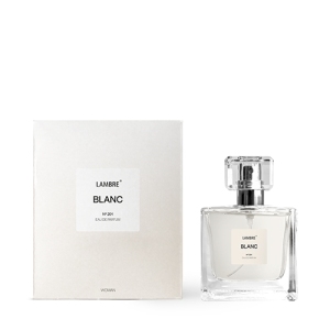 Woda perfumowana Blanc 201, Les Couleurs, 50 ml
 
 Biały to kolor marzycielki, dla której przyszłość jest czystą kartką, tylko czekającą na to, aby ją zapisać. Choć kobieta lubiąca biel wszędzie dostrzega możliwości, nie ma problemu z wyborem – jest minimalistką ceniącą sobie prostotę i elegancję. Jeśli taka właśnie jesteś, zapach Blanc został stworzony dla Ciebie. Kompozycja otwiera się wyjątkowym połączeniem czarnej porzeczki, wallflower, jabłka i lukrecji. Następnie czujemy wytworny kwiatowy bukiet: szkocką różę przeplatającą się z różą klasyczną oraz jaśminem. W nutach bazy natomiast wyraźnie wybrzmiewa paczuli, styrax i białe drewno. Całość tworzy harmonijną, czystą kompozycję.
 
 RODZINA ZAPACHOWA: KWIATOWO-OWOCOWE

NUTY GŁOWY: Czarna porzeczka, jabłko, pszonak, lukrecja
NUTY SERCA: Róża szkocka, jaśmin, róża klasyczna, brzoskwinia
NUTY BAZY: Paczuli, styrax, białe drewno, piżmo