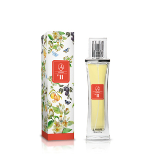 Perfumy, 20 ml, nr 11

Lekki i nasycony jednocześnie, łączący w sobie skłaniającą do marzeń świeżość melona i brzoskwini z korzenną słodyczą karmelu na tle drzewnych odcieni szlachetnego sandałowca, zapach dla posiadającej własny styl, wyrazistej mieszkanki dużego miasta.

RODZINA ZAPACHÓW: ORIENTALNE

    Nuty głowy: melon, śliwka, brzoskwinia
    Nuty serca: jaśmin, karmel, wanilia
    Nuty bazowe: sandałowiec, piżmo, ambra